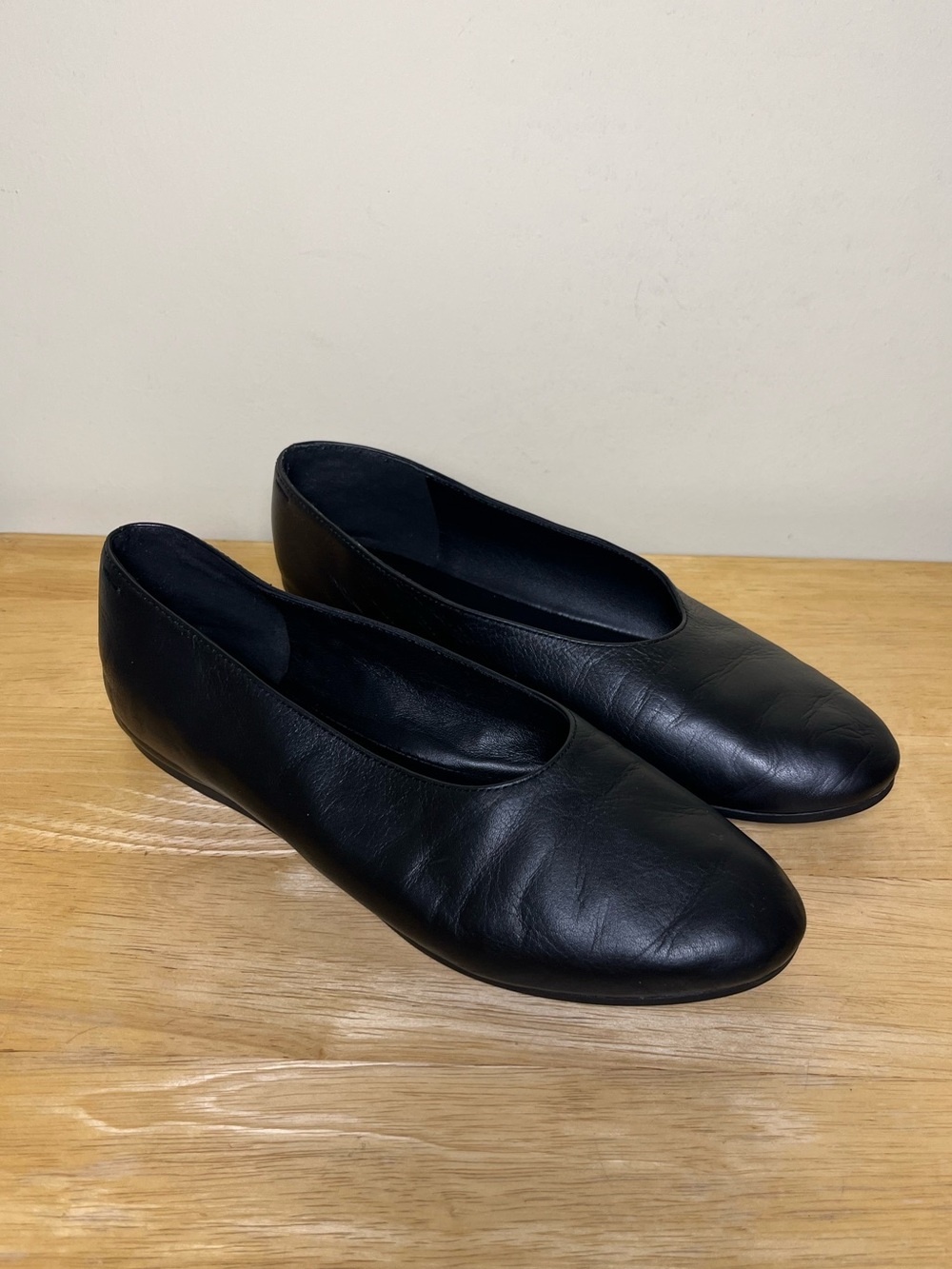 Eileen Fisher Minimalist Ballet Flats Classic Black Leather Women's Size 8.5
